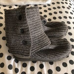 Gray knit UGG size 9